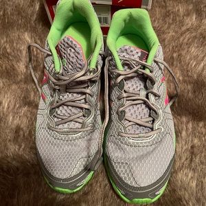 Pre-Owned NB Sneakers